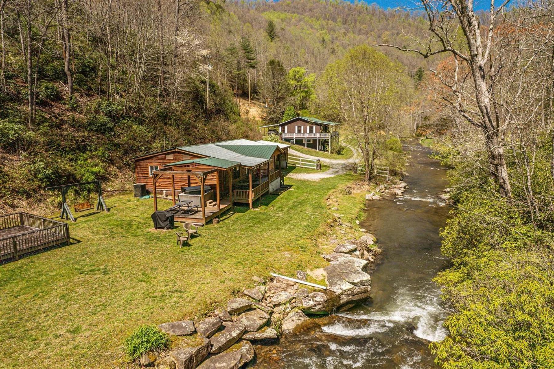 Waterfall Hideaway مدينة كليرمونت المظهر الخارجي الصورة