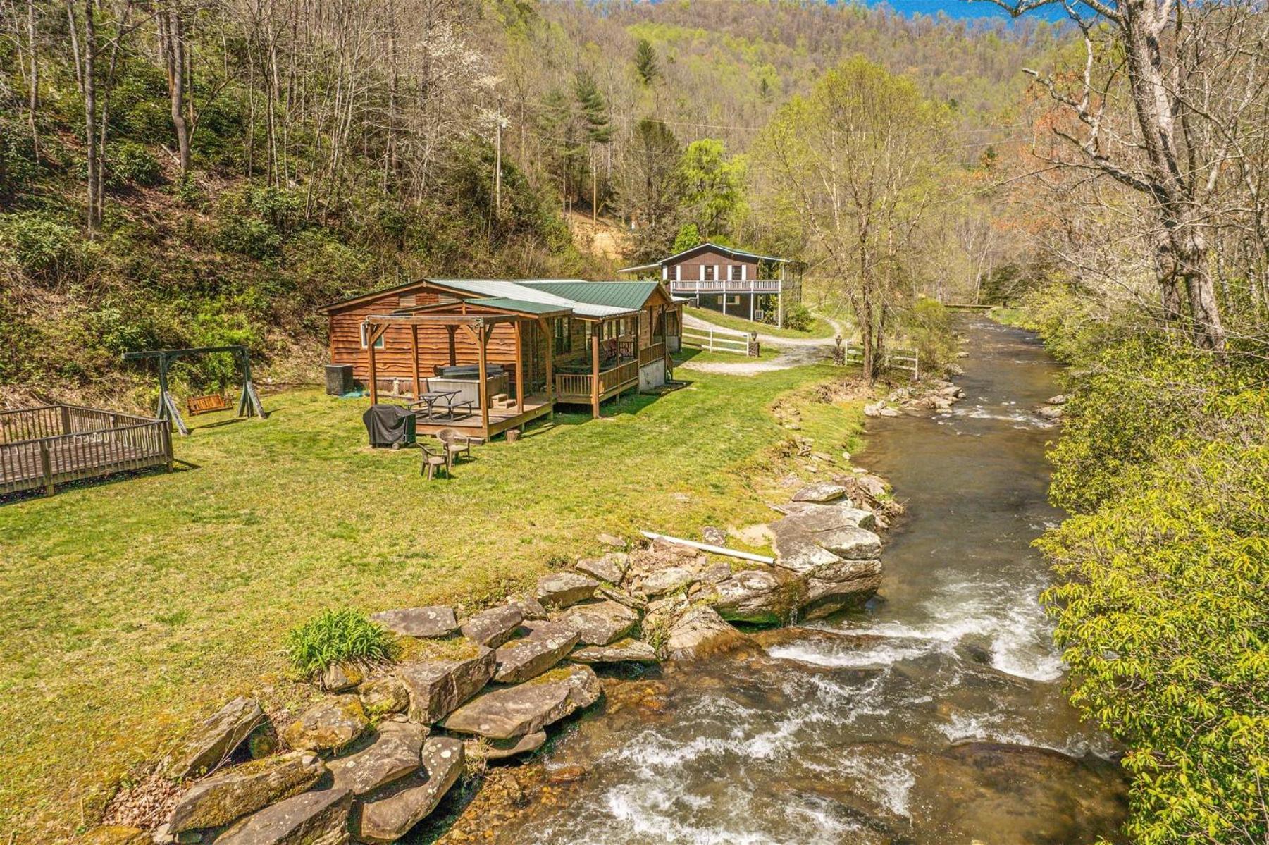 Waterfall Hideaway مدينة كليرمونت المظهر الخارجي الصورة