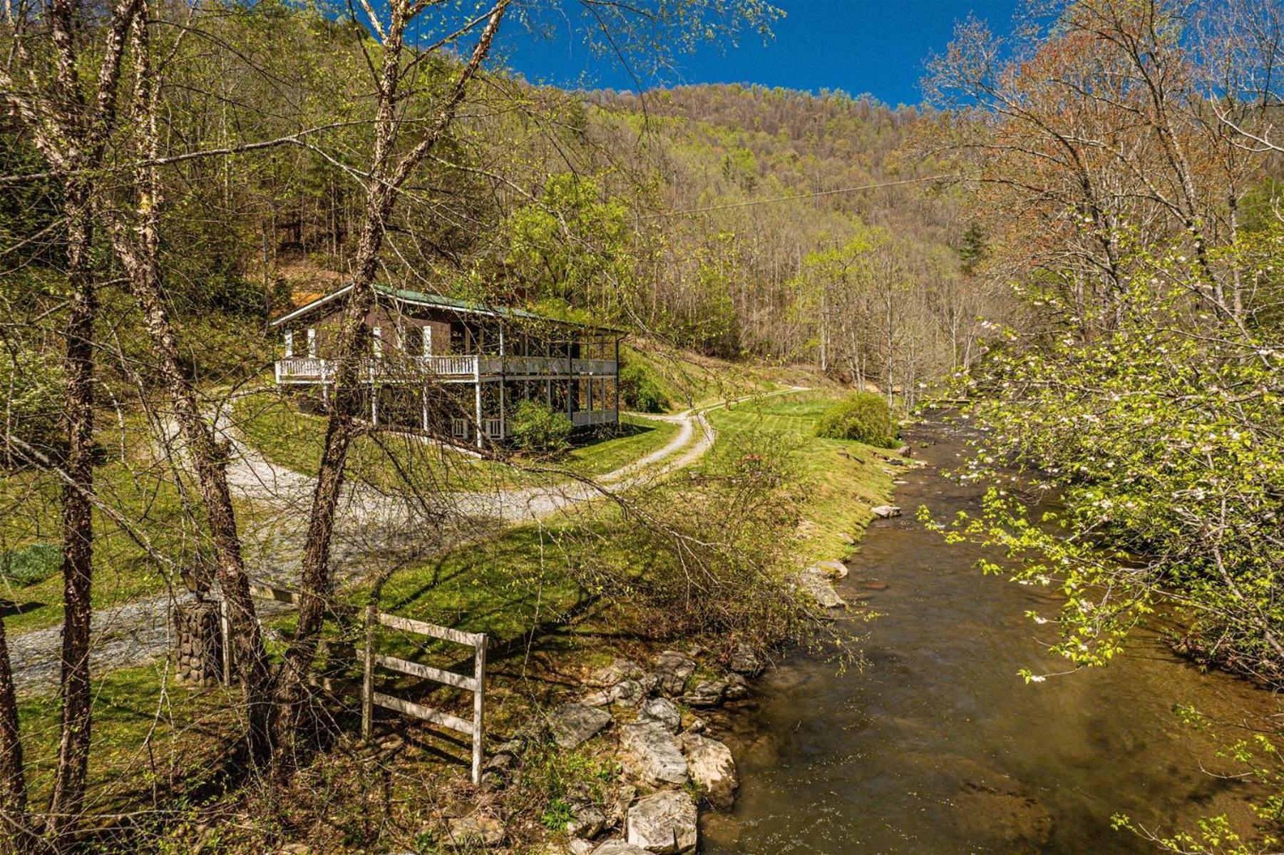 Waterfall Hideaway مدينة كليرمونت المظهر الخارجي الصورة